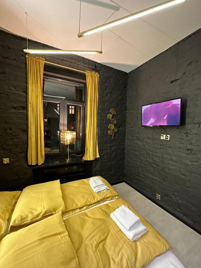 Darkhouse Versace Gold Лодзь Экстерьер фото